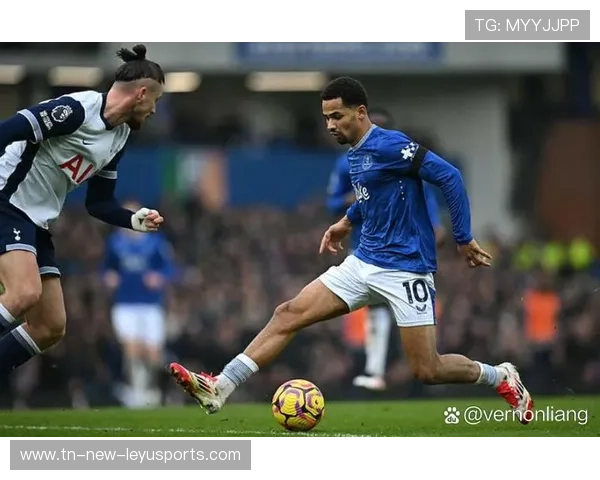 埃弗顿中前场重建推进结构，多米尼克头球威胁持续增强