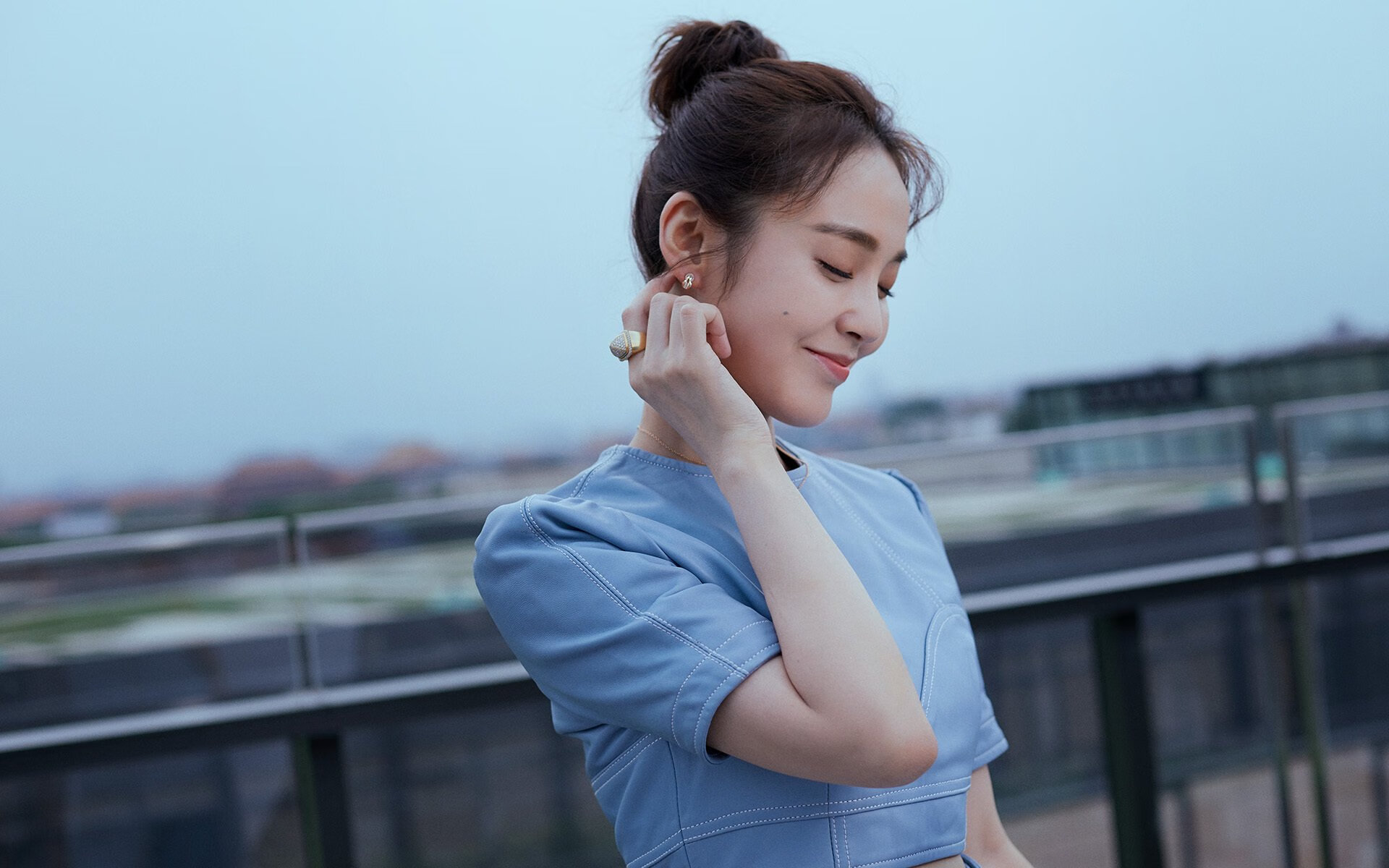 曼城中场调度精准打乱对手防守节奏，曼城主力中场