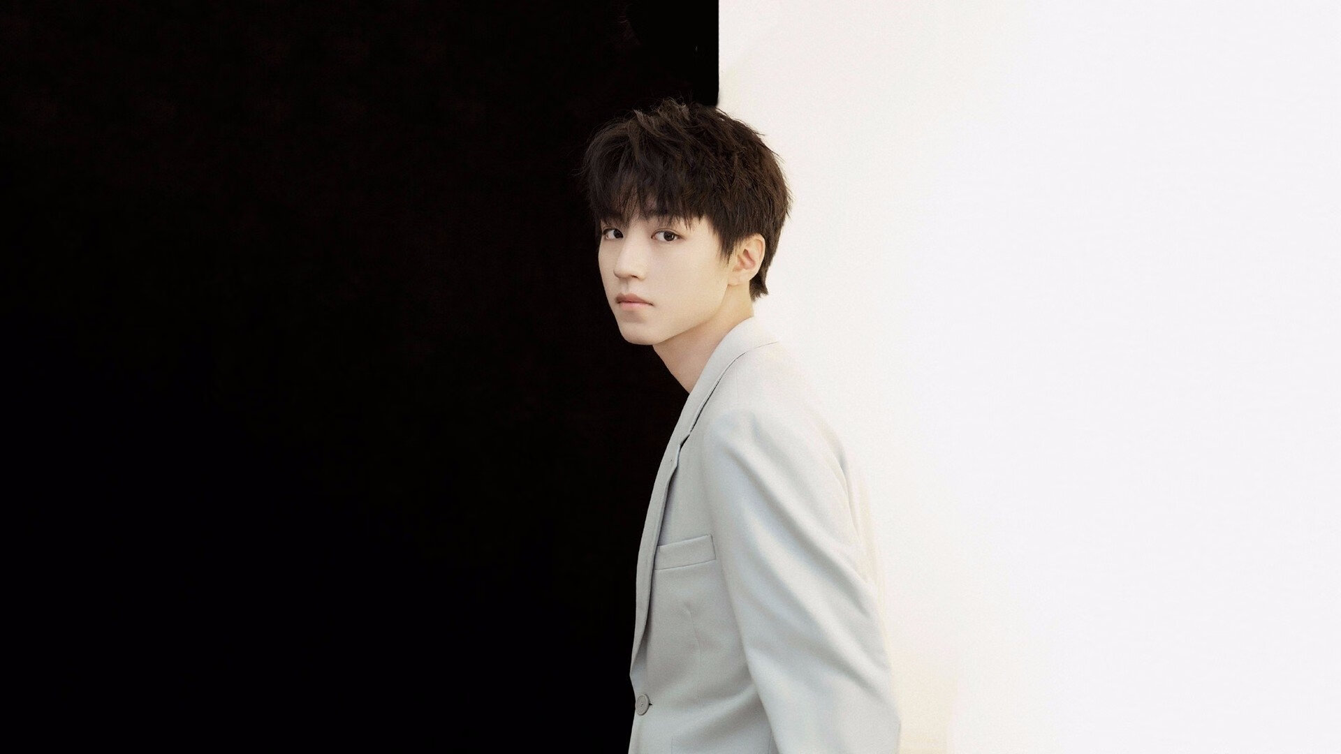 乐鱼体育下载入口-100米自由泳选手起跑爆发力突出，100米自由泳比赛规则