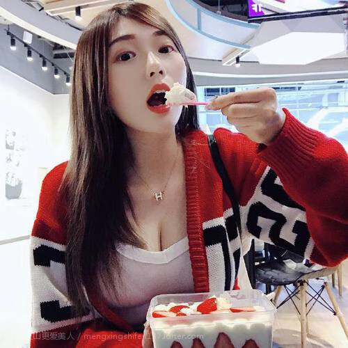 张雨霏赛后采访感谢团队配合,张雨霏临时参加接力